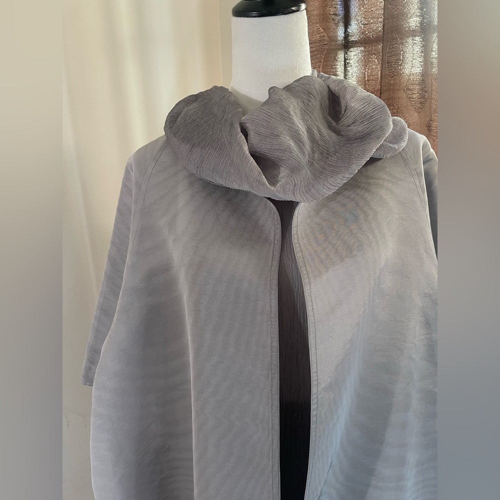 Zoran Vintage Designer 100% Silk Moire Open Front Silver Jacket Made in Italy
